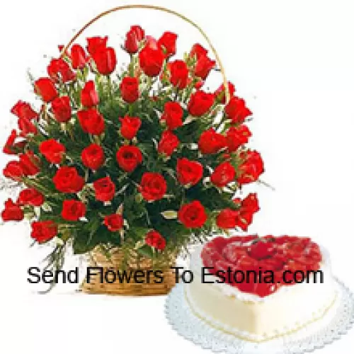 Un hermoso cesto de 51 rosas rojas con relleno de temporada y un pastel de vainilla en forma de corazón de 1 kg